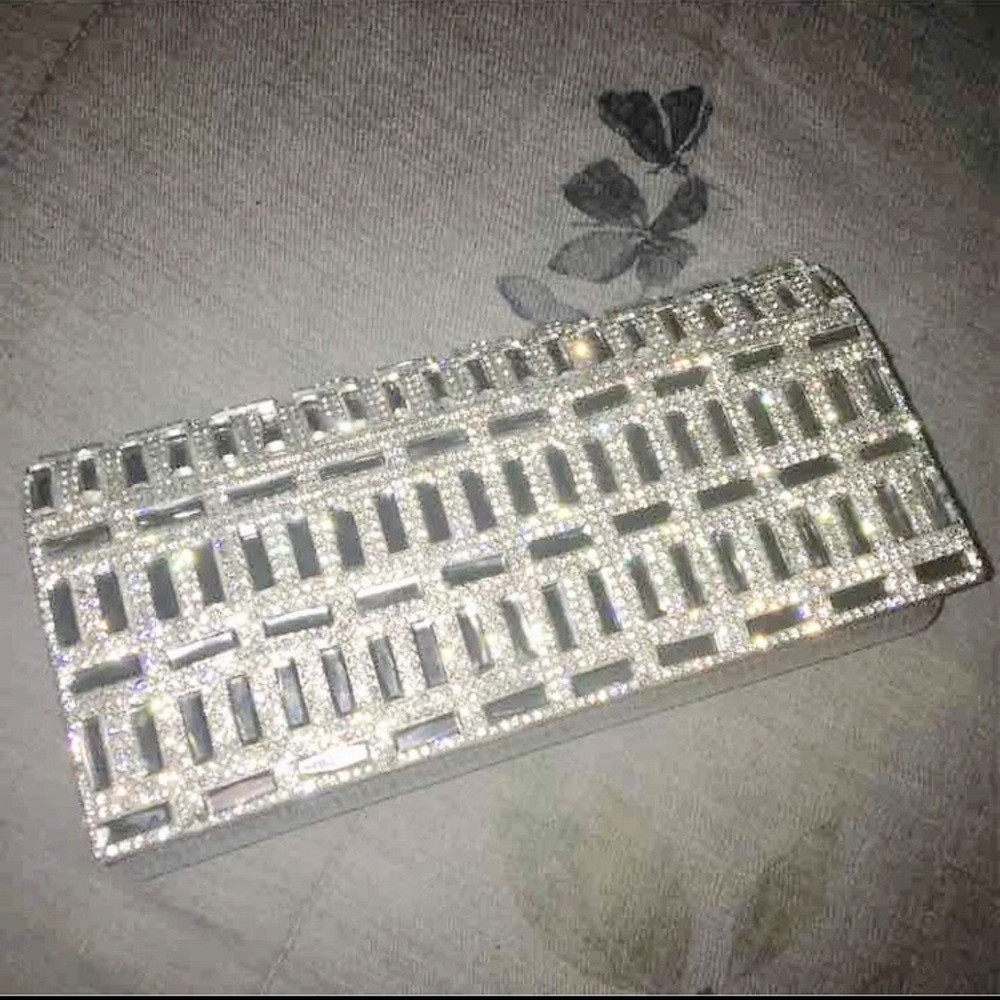 ✨SOLD✨Jeweled Silver Prom Clutch